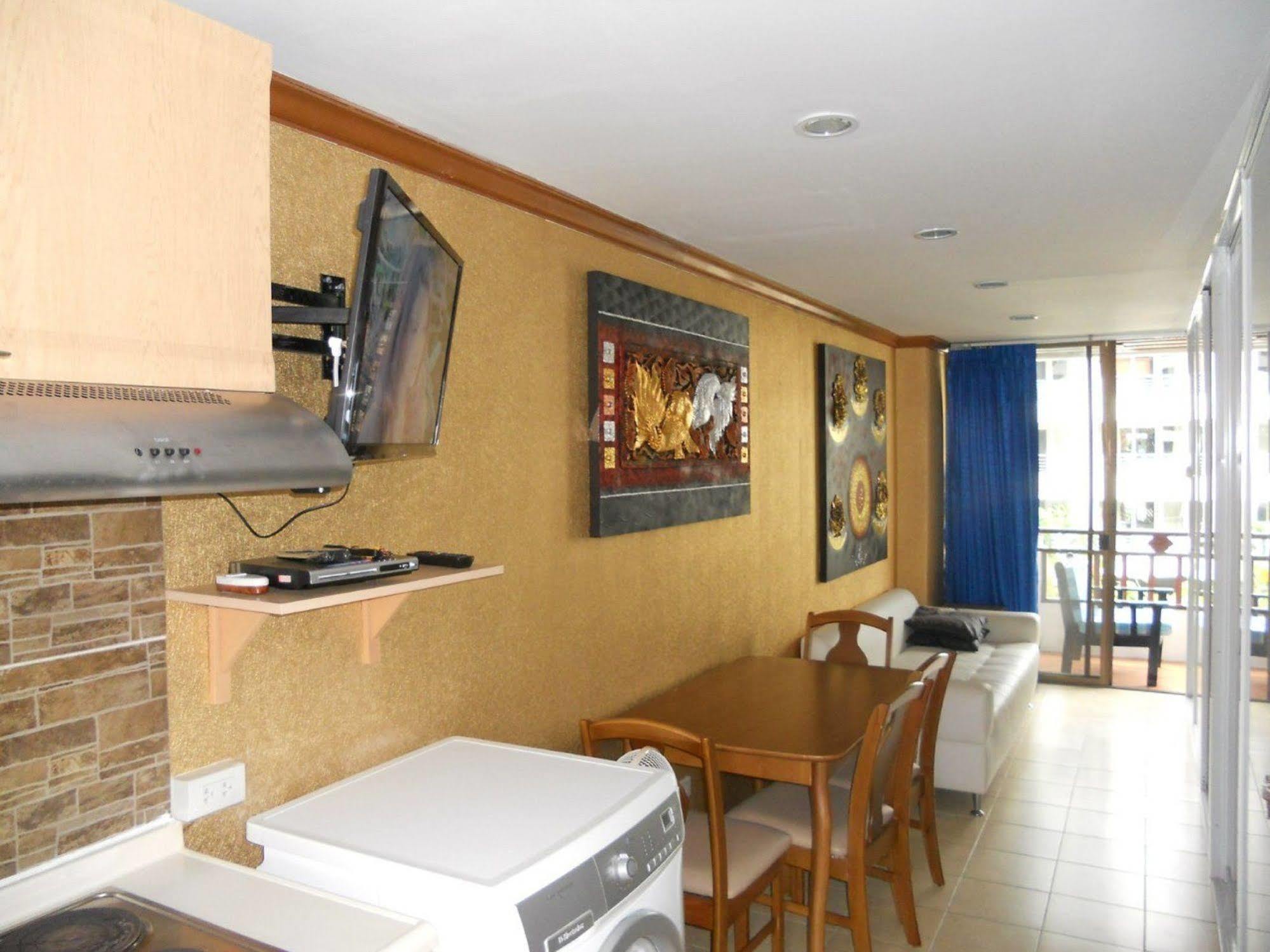 Jomtien Good Luck Apartment Bagian luar foto