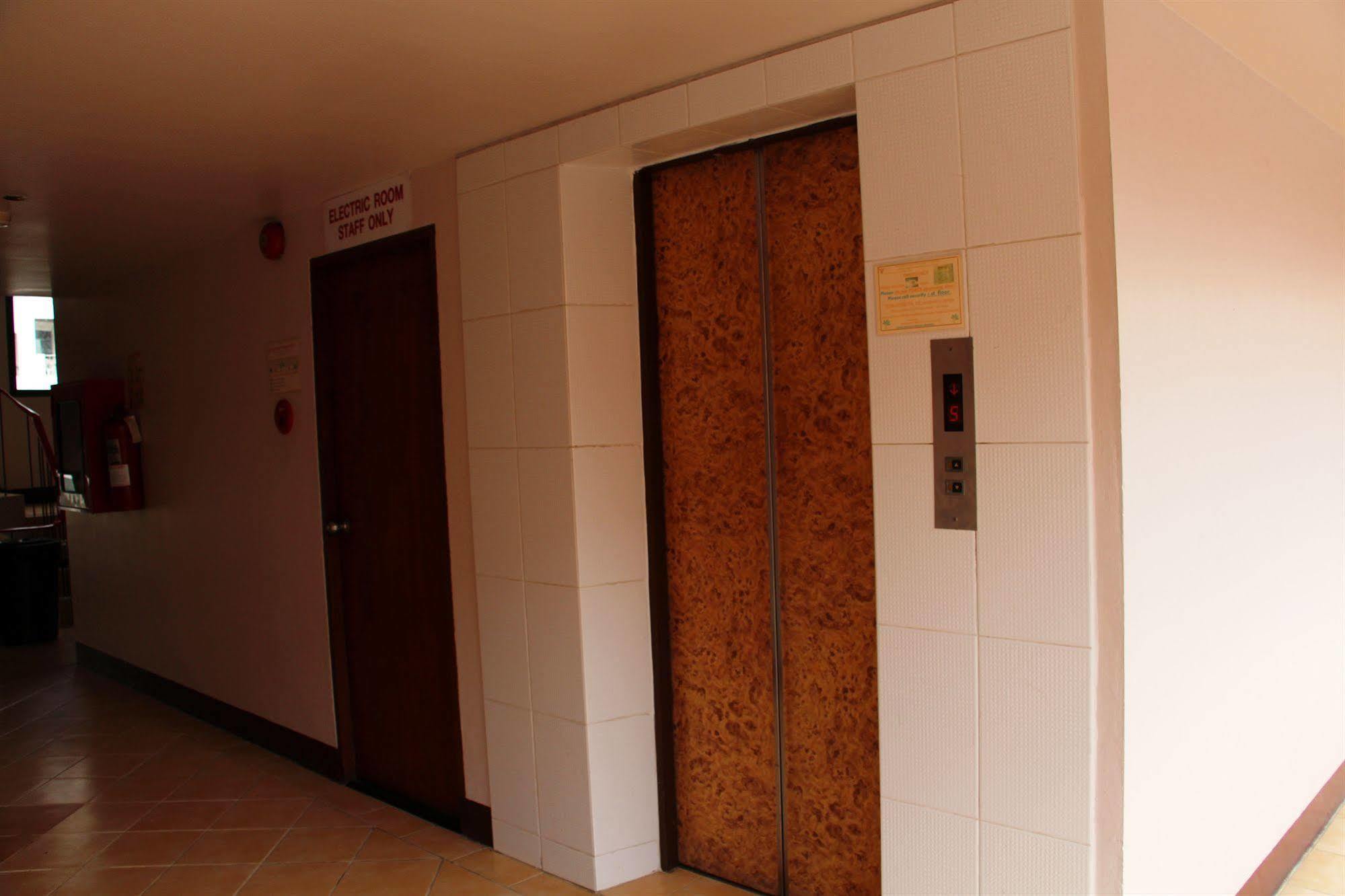 Jomtien Good Luck Apartment Bagian luar foto